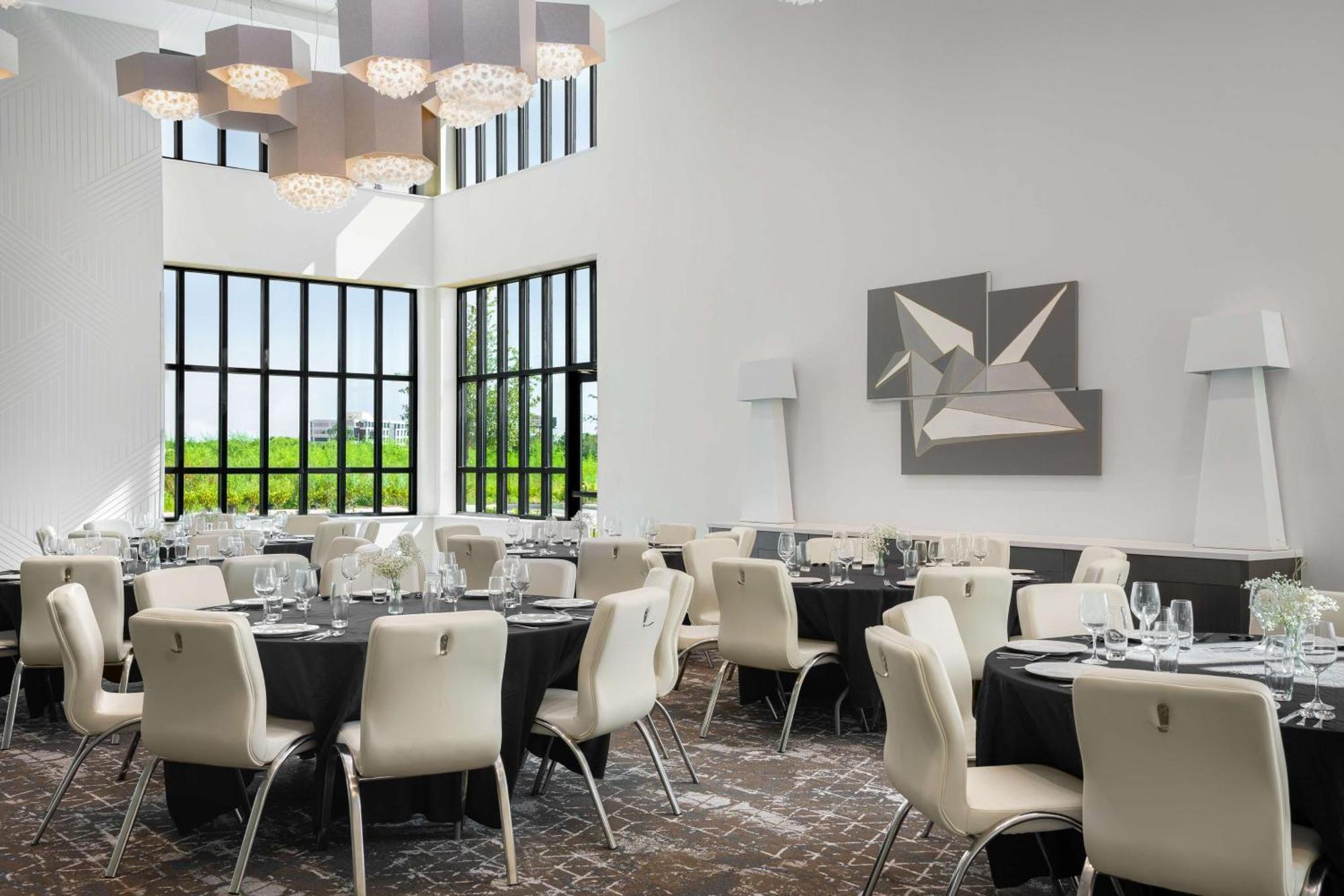 Hilton Garden Inn Orlando I-4 Millenia Blvd Mall Екстериор снимка